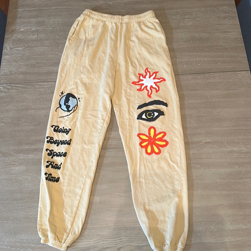 Graphic swearpants